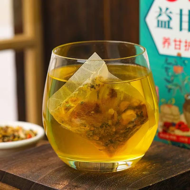 Sachet d'infusion dans une tasse